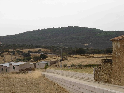 Cerro de los Pinos, desde el pueblo